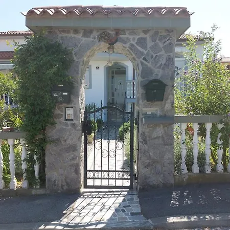 Apartma Mari Appartamento Bertoki